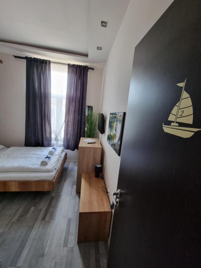 Sleeping Sailor Boutique Hotel Siofok Ngoại thất bức ảnh